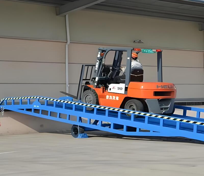 双阳移动式卸货平台（叉车用）